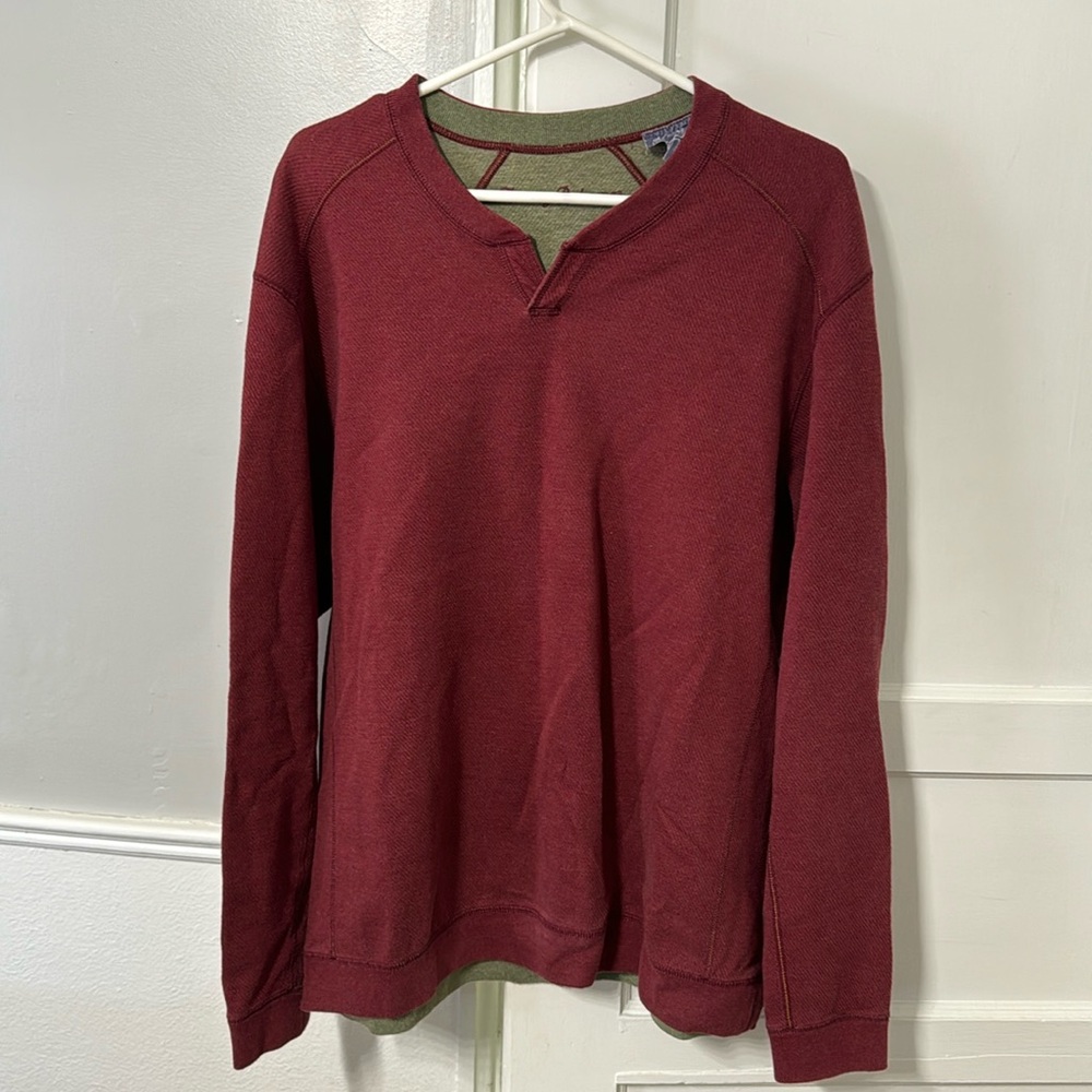 Tommy Bahama
Flip Coast Reversible 1/2-No zipPullover- used size L . Cotton